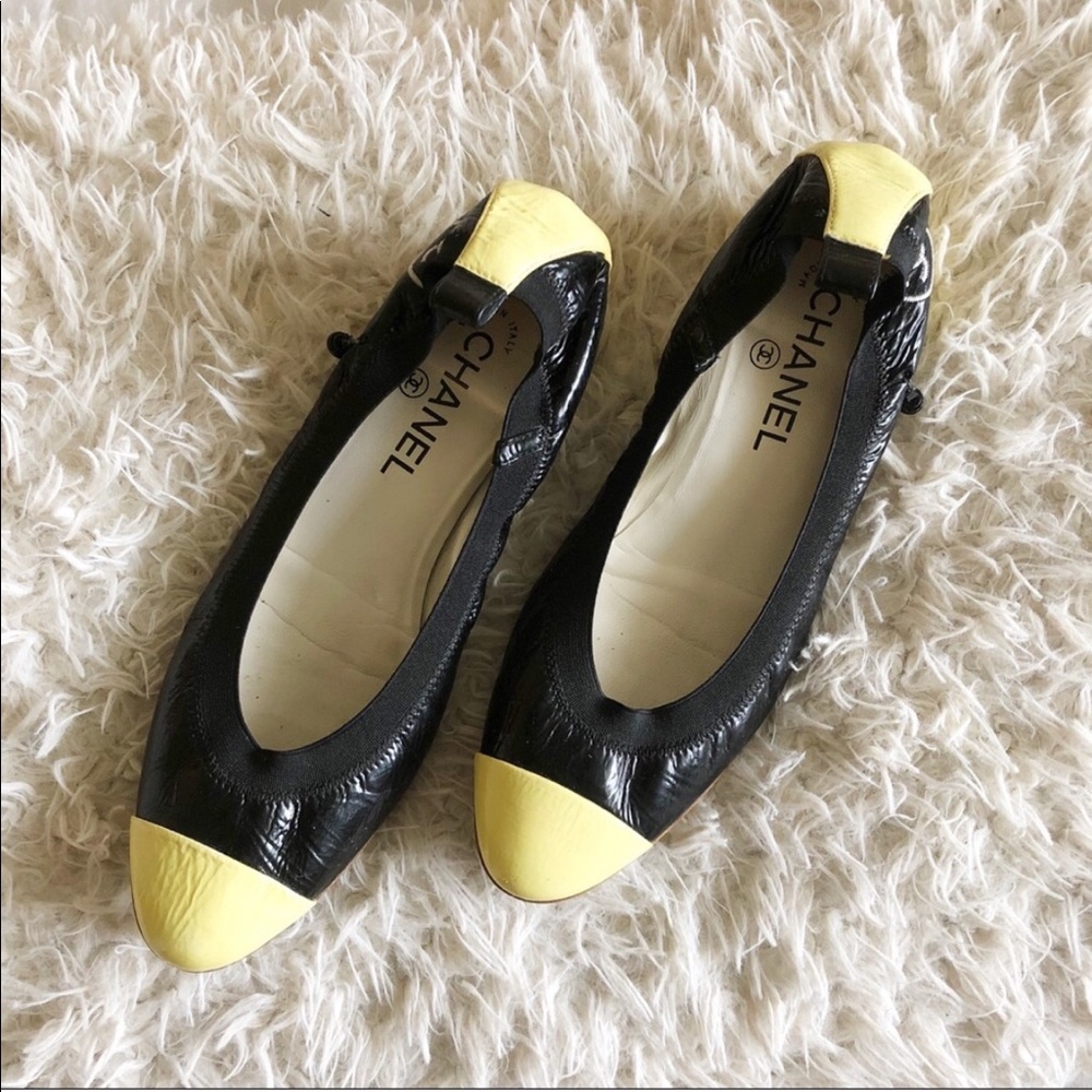 Chanel 2 Tone Patent Leather Round Toe Mid Heel!